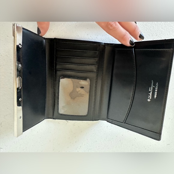 Salvatore Ferragamo black / silver flip wallet - Picture 4 of 5